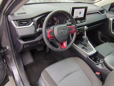 2025 Toyota RAV4 - Photo 9