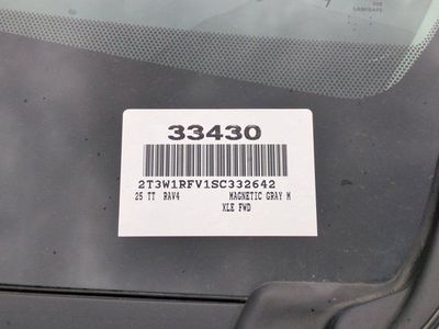 2025 Toyota RAV4 - Photo 17