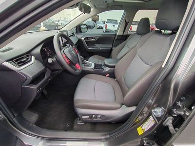 2025 Toyota RAV4 - Photo 8