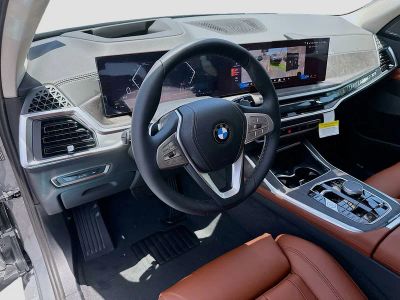 2026 BMW X7 — photo 7 view