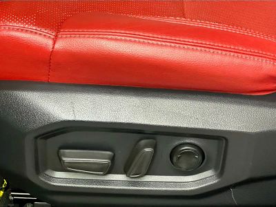 2025 Toyota Sequoia — photo 13 view