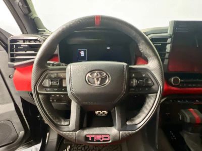 2025 Toyota Sequoia — photo 15 view