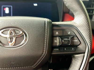 2025 Toyota Sequoia — photo 17 view