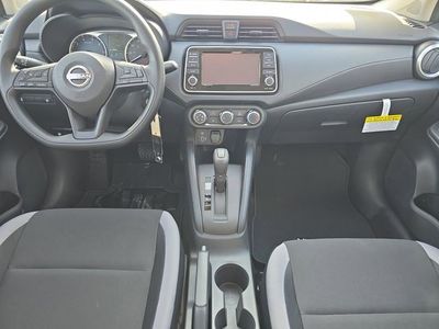 2025 Nissan Versa — photo 15 view