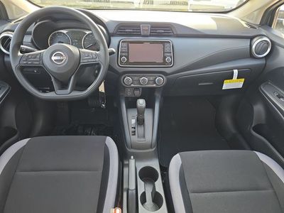 2025 Nissan Versa — photo 13 view