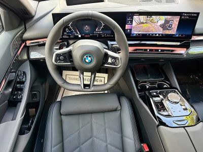 2026 BMW 5 Series — photo 17 view