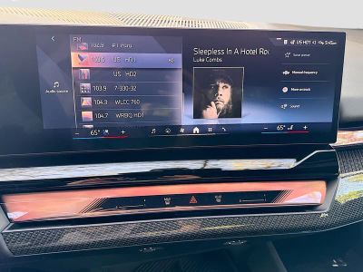 2026 BMW 5 Series — photo 28 view