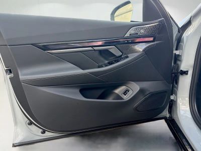 2026 BMW 5 Series — photo 22 view