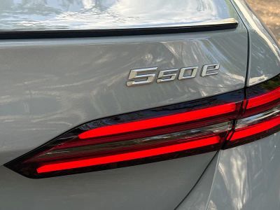 2026 BMW 5 Series — photo 11 view