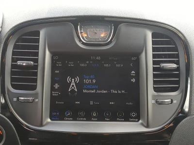 2021 Chrysler 300 — photo 19 view