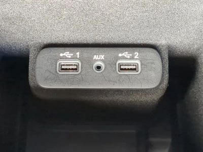 2021 Chrysler 300 — photo 25 view