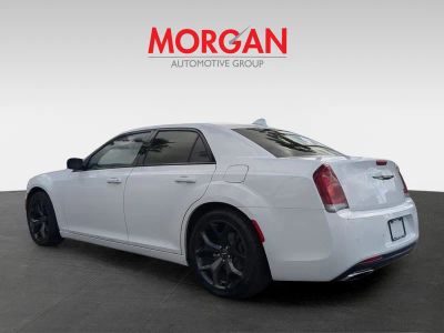 2021 Chrysler 300 — photo 7 view