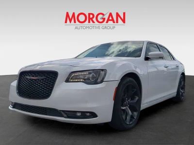 2021 Chrysler 300 — photo 9 view
