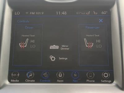 2021 Chrysler 300 — photo 26 view