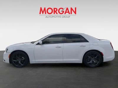 2021 Chrysler 300 — photo 8 view