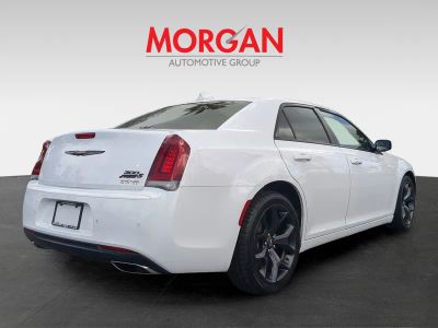 2021 Chrysler 300 — detail view