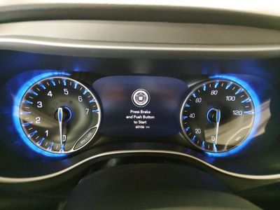 2024 Chrysler Pacifica — photo 11 view