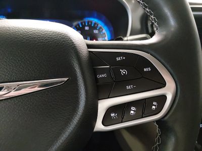 2024 Chrysler Pacifica — photo 10 view