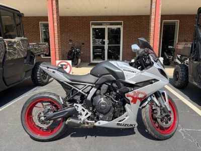 2024 Suzuki GSX-8R — front three-quarter view