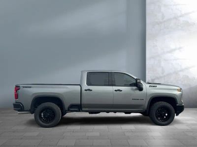 2026 Chevrolet Silverado 3500HD — photo 13 view