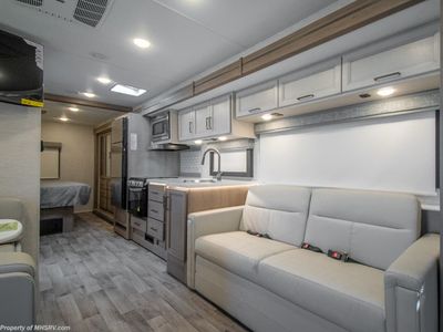 2026 Thor Motor Coach Resonate - Photo 10