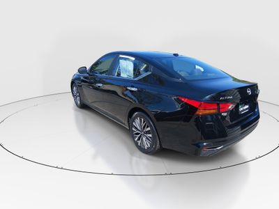 2023 Nissan Altima — detail view