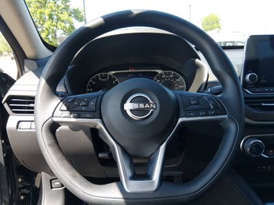 2023 Nissan Altima — photo 12 view