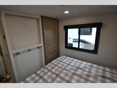 2026 Winnebago Thrive - Photo 13
