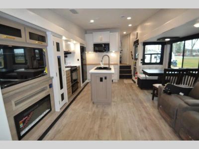 2026 Winnebago Thrive - Photo 8