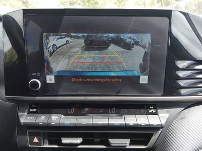 2025 Toyota Camry — photo 16 view