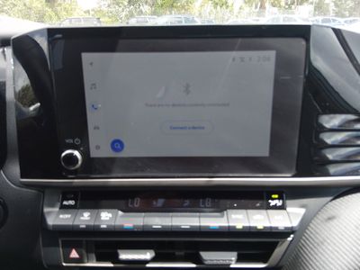2025 Toyota Camry — photo 18 view