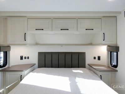 2026 Grand Design Momentum - Photo 9