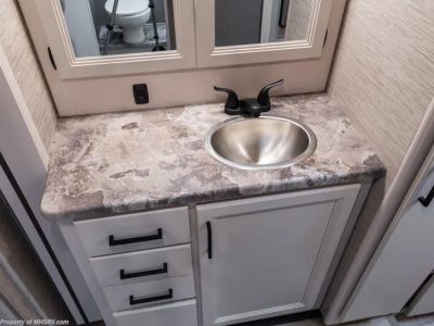 2021 Thor Motor Coach Chateau - Photo 27