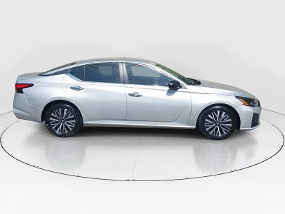 2024 Nissan Altima - Photo 8