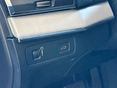 2021 Volvo XC90 — photo 9 view