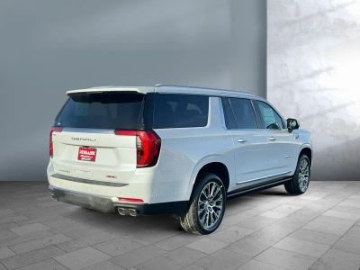 2026 GMC Yukon XL - Photo 4