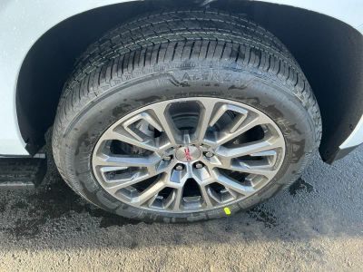 2026 GMC Yukon XL - Photo 12