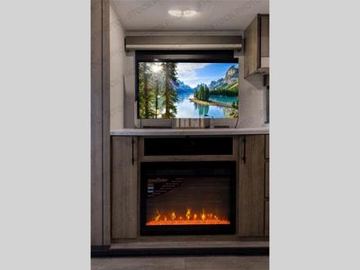 2023 Grand Design Imagine - Photo 9