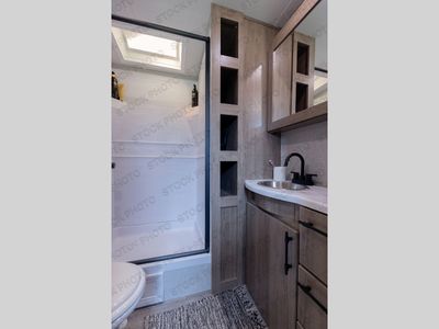 2023 Grand Design Imagine - Photo 6