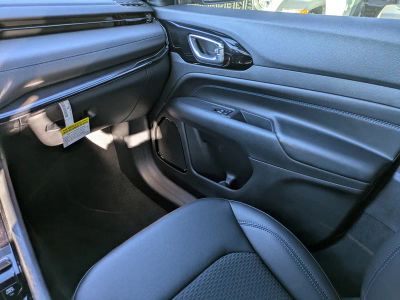 2026 Jeep Compass — photo 14 view