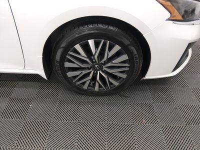 2023 Nissan Altima — photo 10 view
