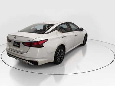 2023 Nissan Altima — photo 7 view