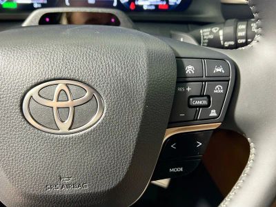 2026 Toyota Crown Signia — photo 17 view