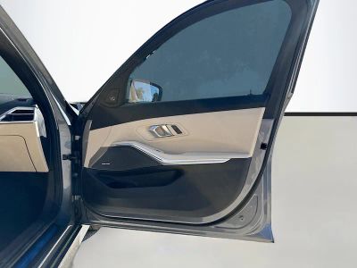 2026 BMW 3 Series — photo 33 view