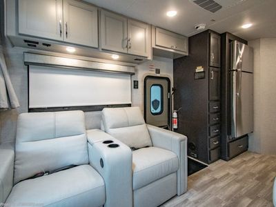 2026 Thor Motor Coach Omni Trail - Photo 8