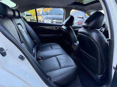 2015 Infiniti Q50 — photo 17 view
