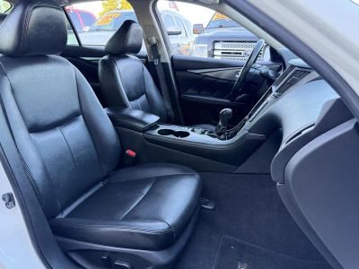 2015 Infiniti Q50 — photo 16 view