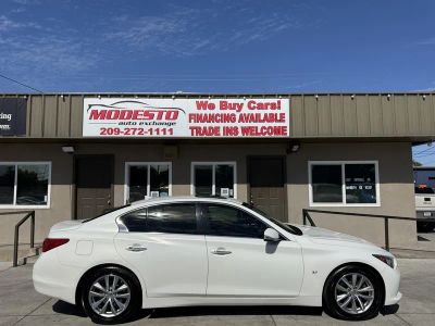 2015 Infiniti Q50 — side profile view