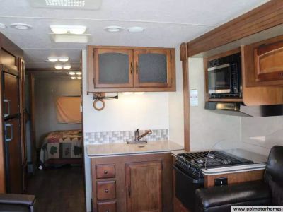 2013 Coachmen 32BH — photo 15 view
