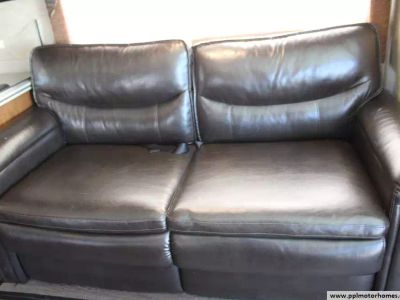 2013 Coachmen 32BH — photo 13 view